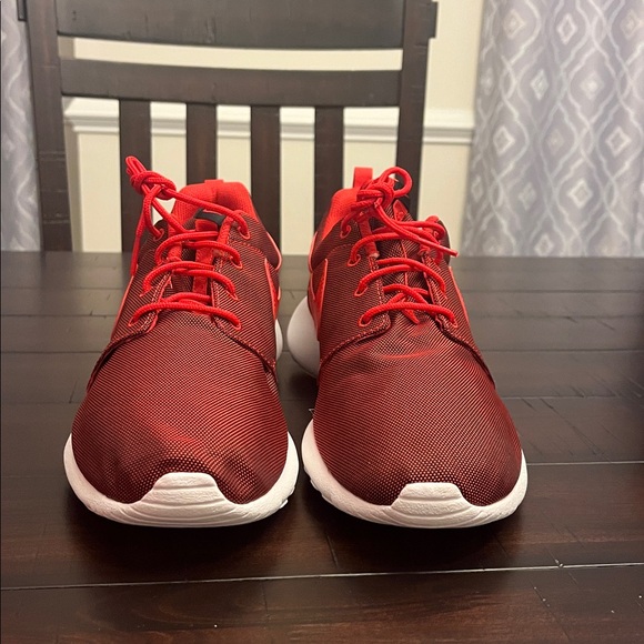 nike roshe run red october